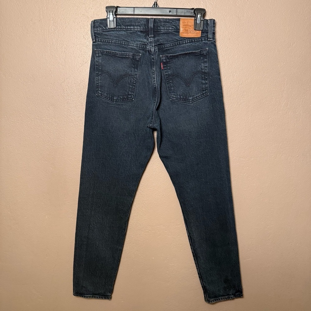 Levi's Wedgie Straight Leg Jeans in Leisure Time Tonight Size 27 Classic Denim - Picture 2 of 16